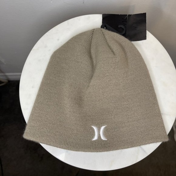 NWT. Hurley Logo Beanie